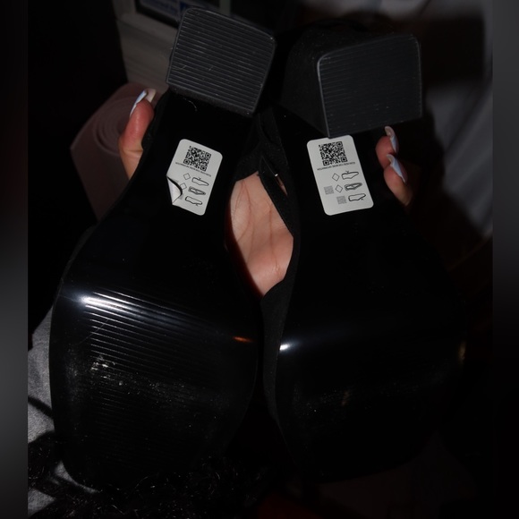 Black open toe block heels - Picture 4 of 4